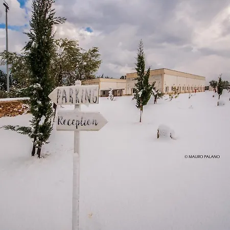 Tenuta Kyrios Agriresort Restaurant & Pool 农家乐